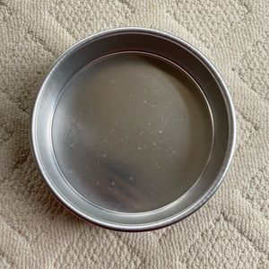 8” x 2” Round Aluminum Cake Pan